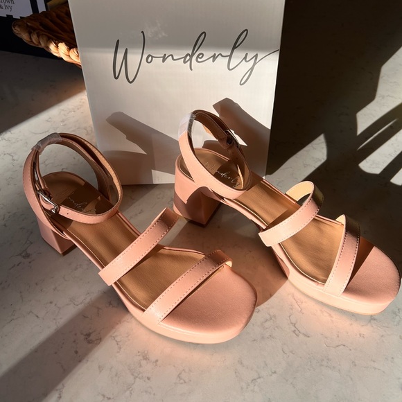 Wonderly Women’s Block Heel Sandals NWB - Picture 5 of 6